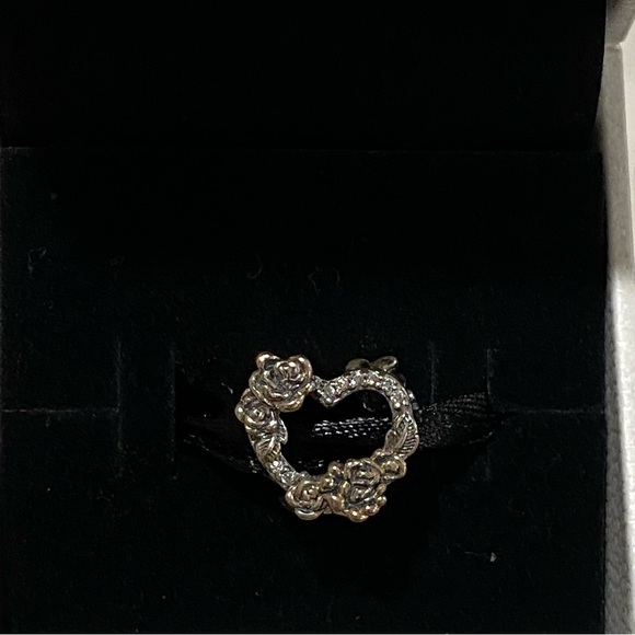 Pandora | Silver Heart And Floral Pandora Charm 🤍 - Picture 9 of 9